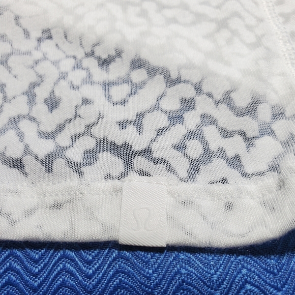 Lululemon loop around tee - Picture 7 of 8